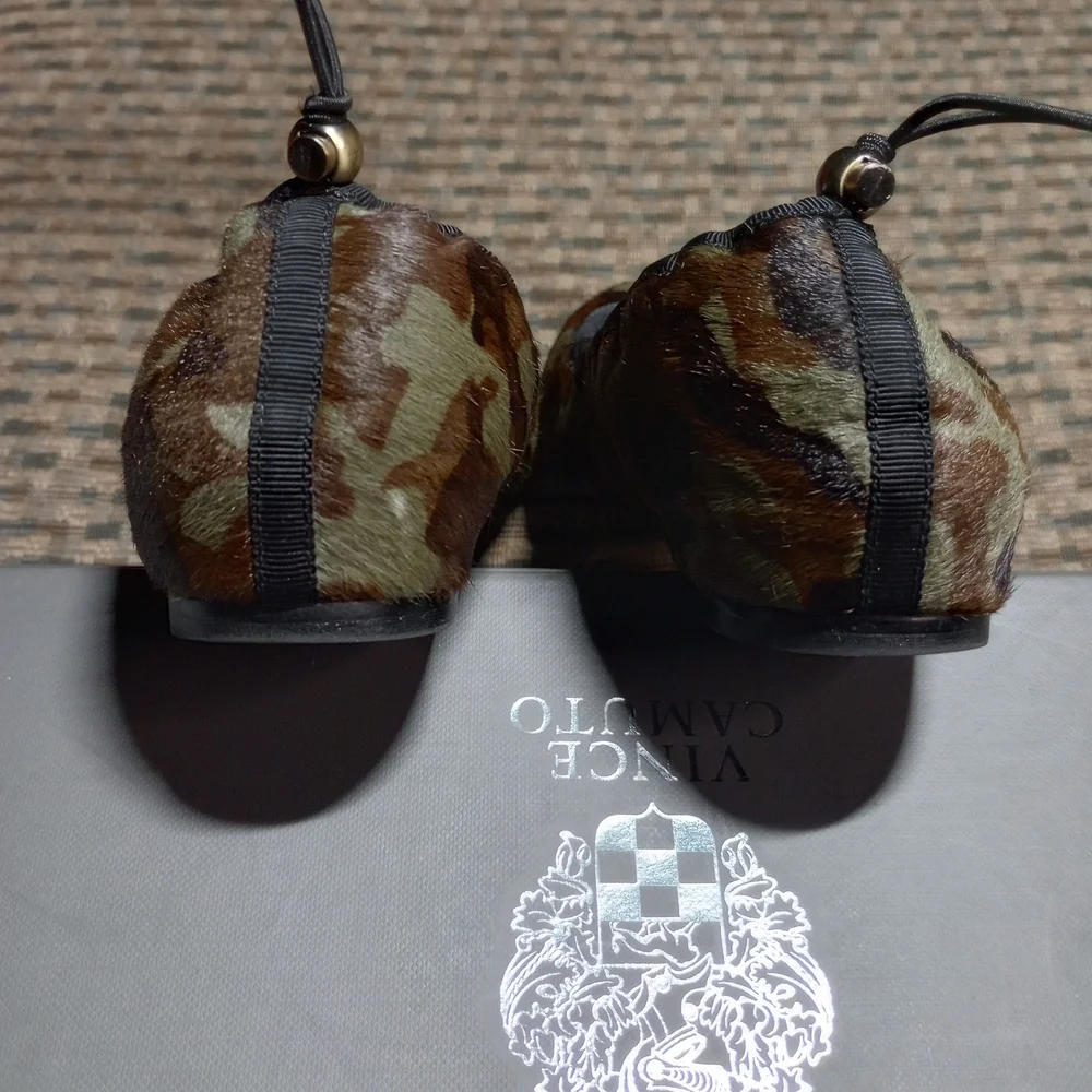 Vince Camuto Green and Brown Camouflage Flats - Picture 2 of 12